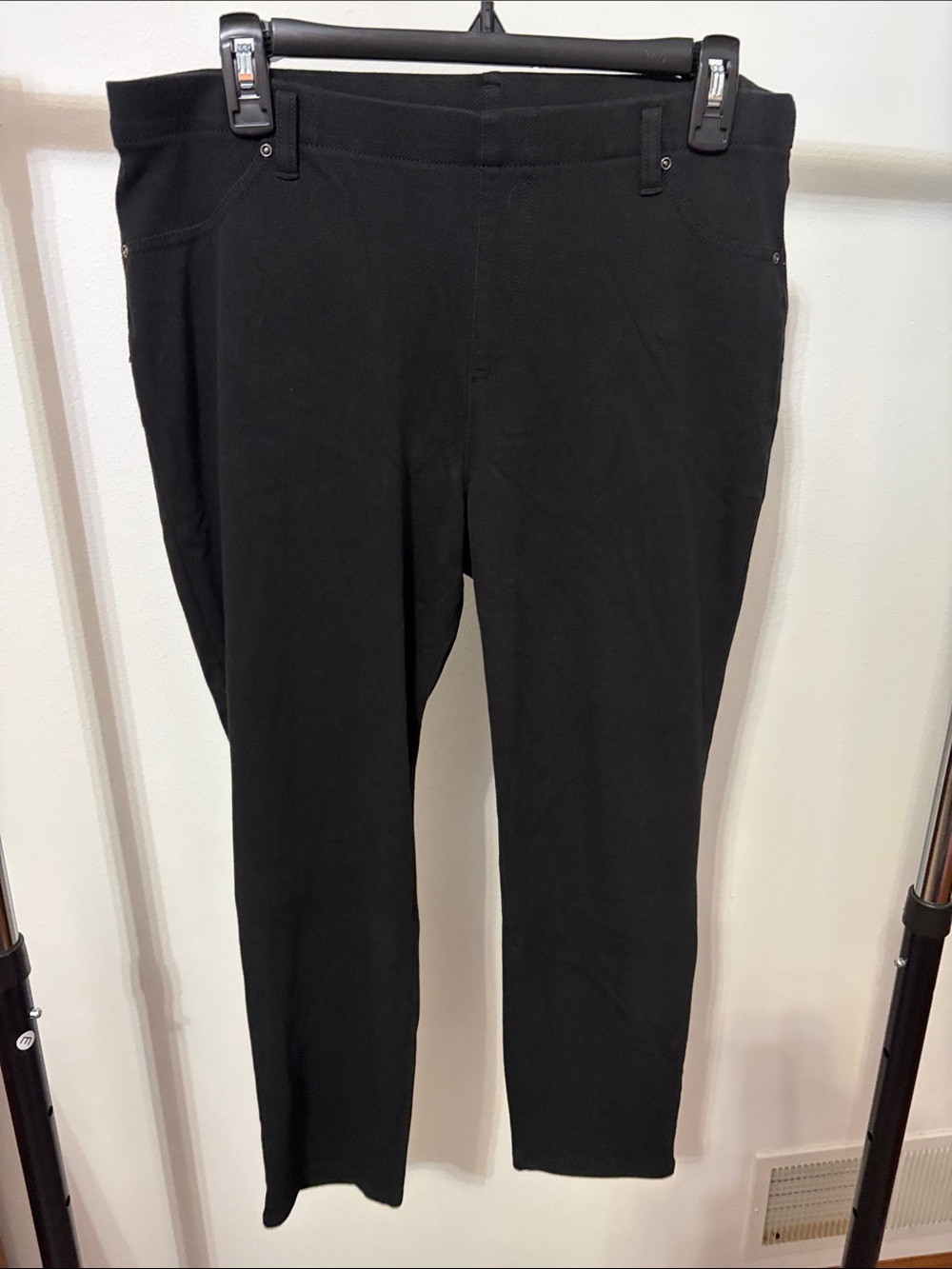 Time and True crop jeggings
MORE COLORS LISTED
so bundle for a discounted offer